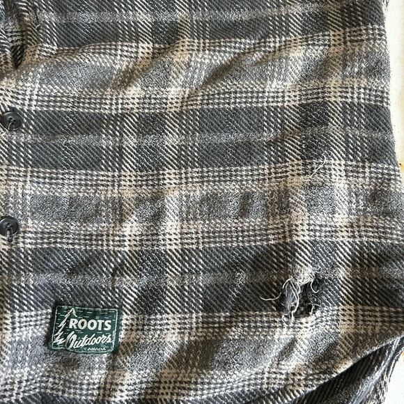 Roots Flannel Button up - Picture 4 of 6